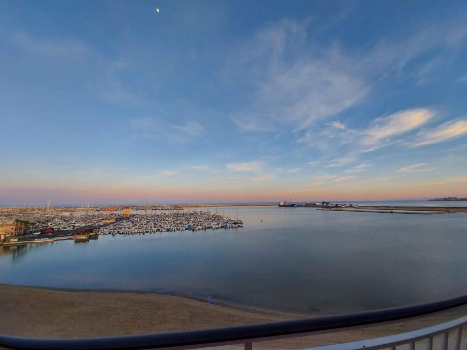 Marina Breeze Apartment ตอร์เรเวียคา ภายนอก รูปภาพ